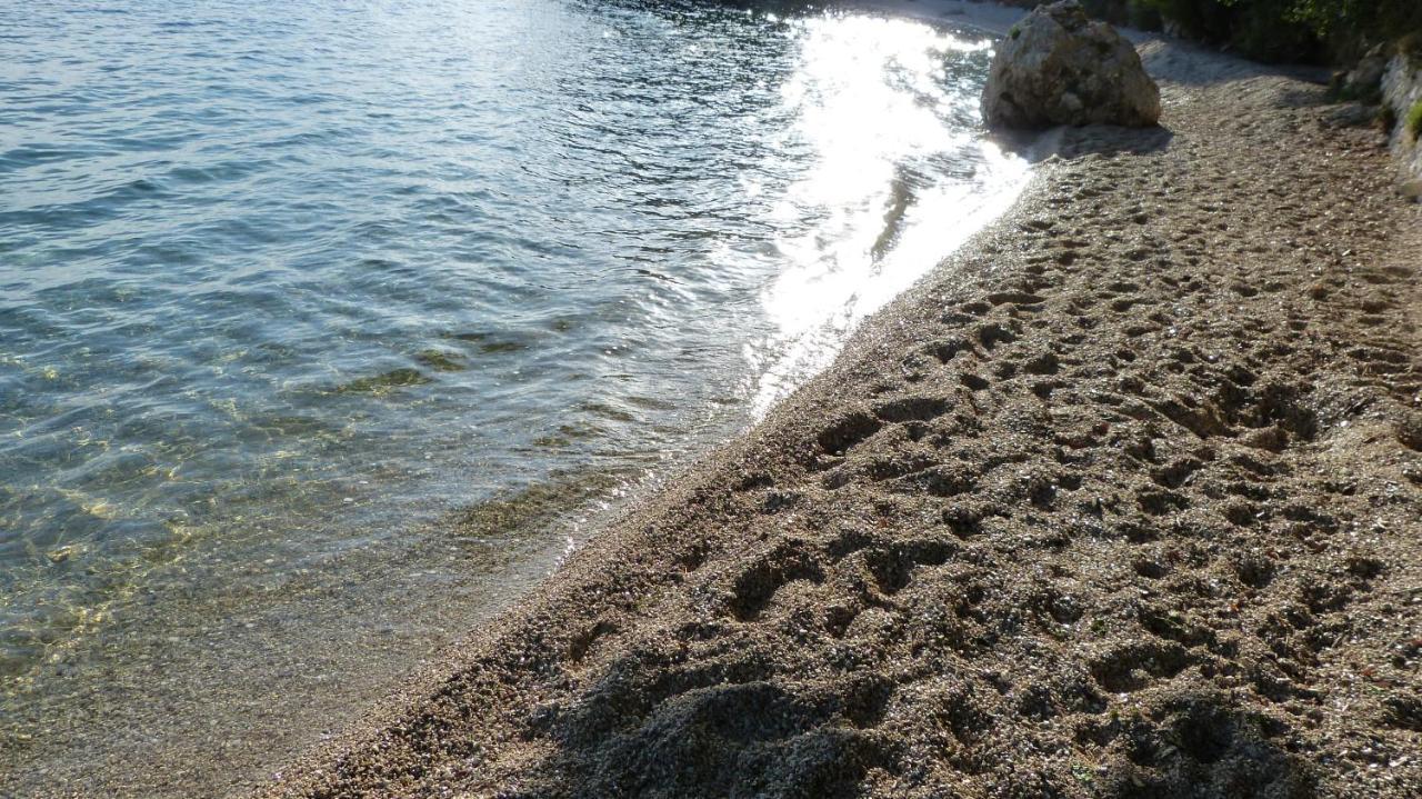 Beach Front Apartments Balica Rat Omiš Esterno foto