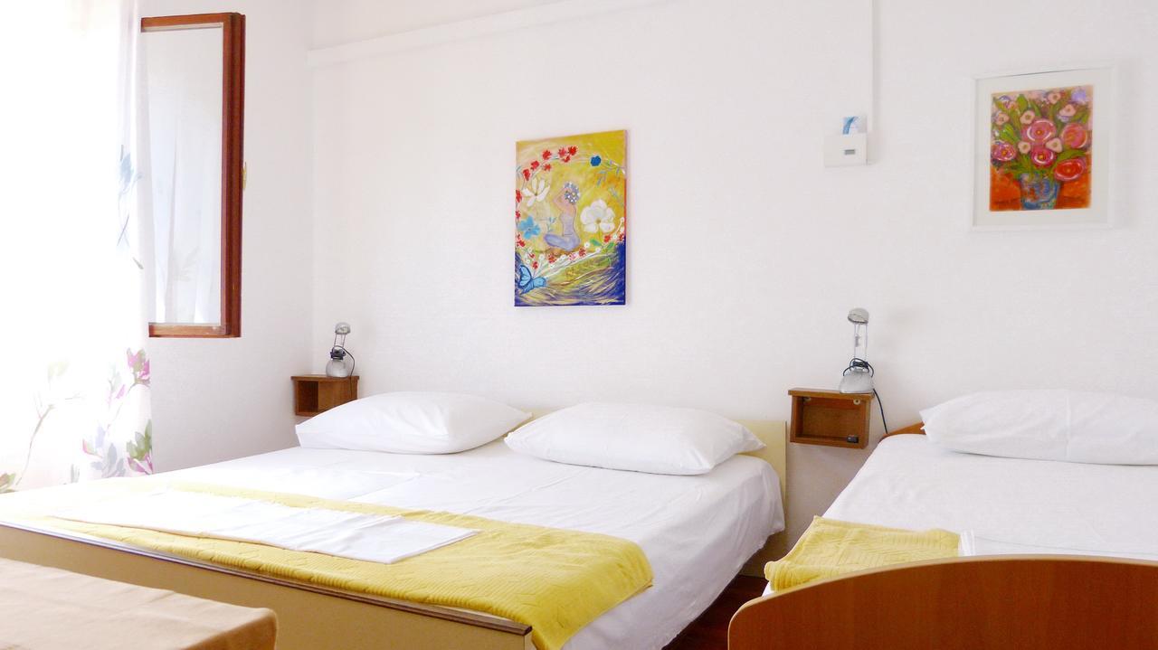 Beach Front Apartments Balica Rat Omiš Esterno foto