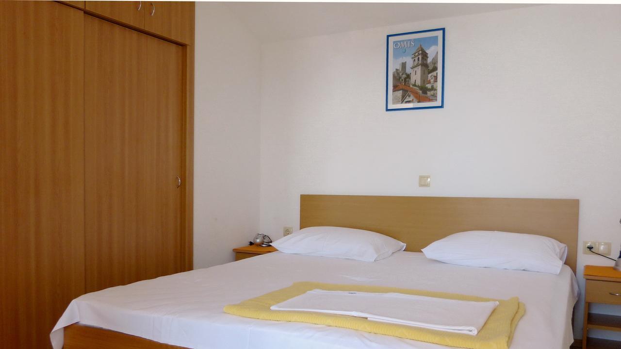 Beach Front Apartments Balica Rat Omiš Esterno foto