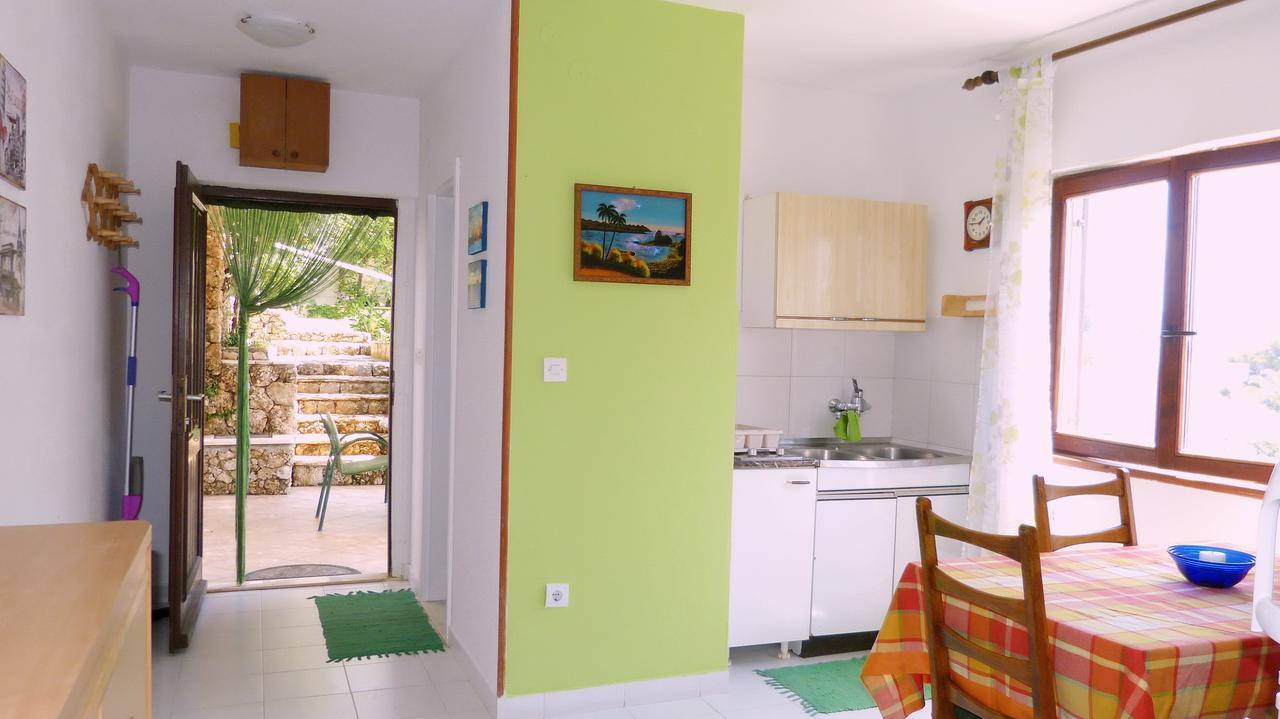 Beach Front Apartments Balica Rat Omiš Esterno foto